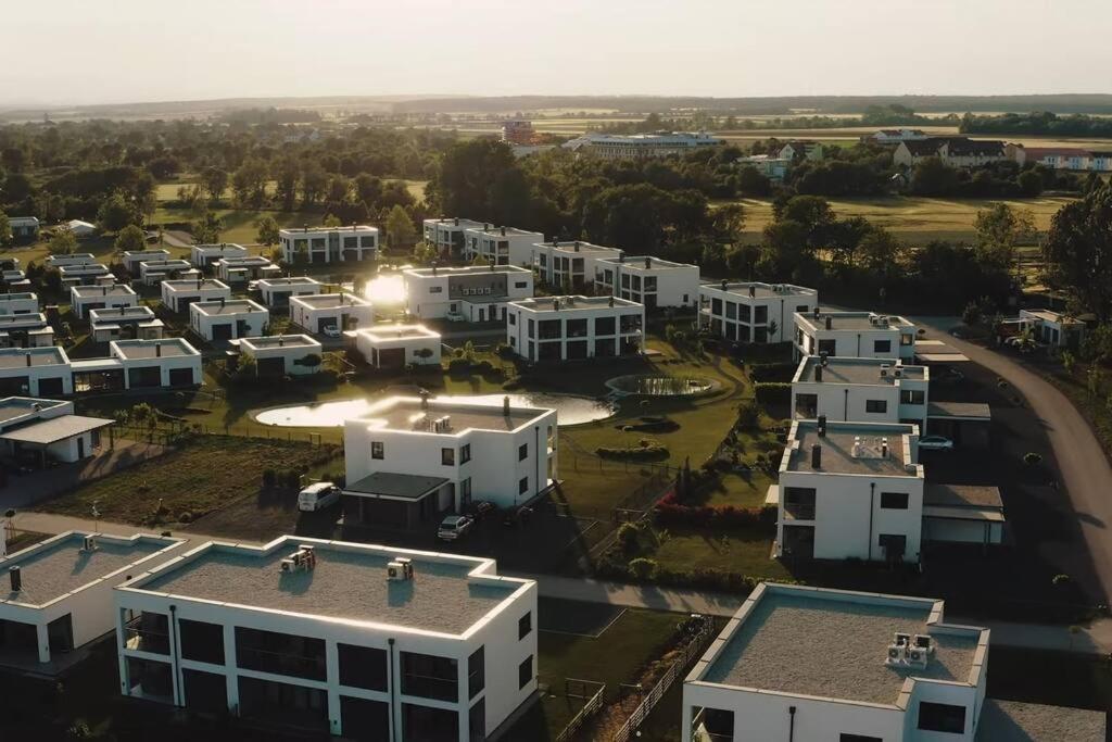 Luxus Appartement Am Golfplatz Und Therme Lutzmannsburg Zsira Dış mekan fotoğraf