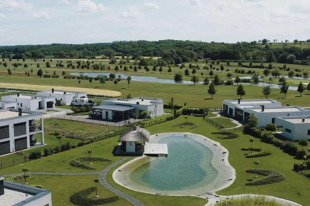 Luxus Appartement Am Golfplatz Und Therme Lutzmannsburg Zsira Dış mekan fotoğraf