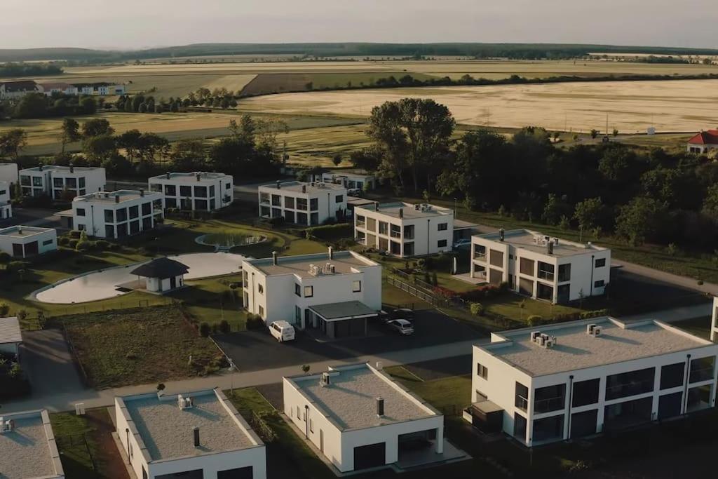 Luxus Appartement Am Golfplatz Und Therme Lutzmannsburg Zsira Dış mekan fotoğraf